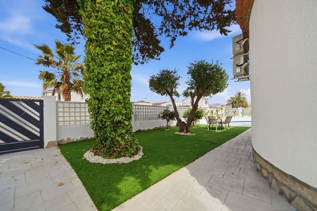 3 soverom Villa til salgs i Empuriabrava, Castelló d'Empúries med svømmebasseng garasje - € 630 000 (Ref: 9657907)