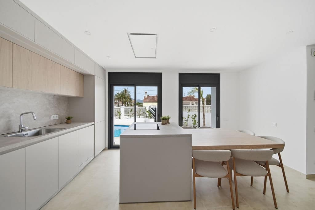 3 quarto Moradia para venda em Empuriabrava com piscina garagem - 630 000 € (Ref: 9657907)