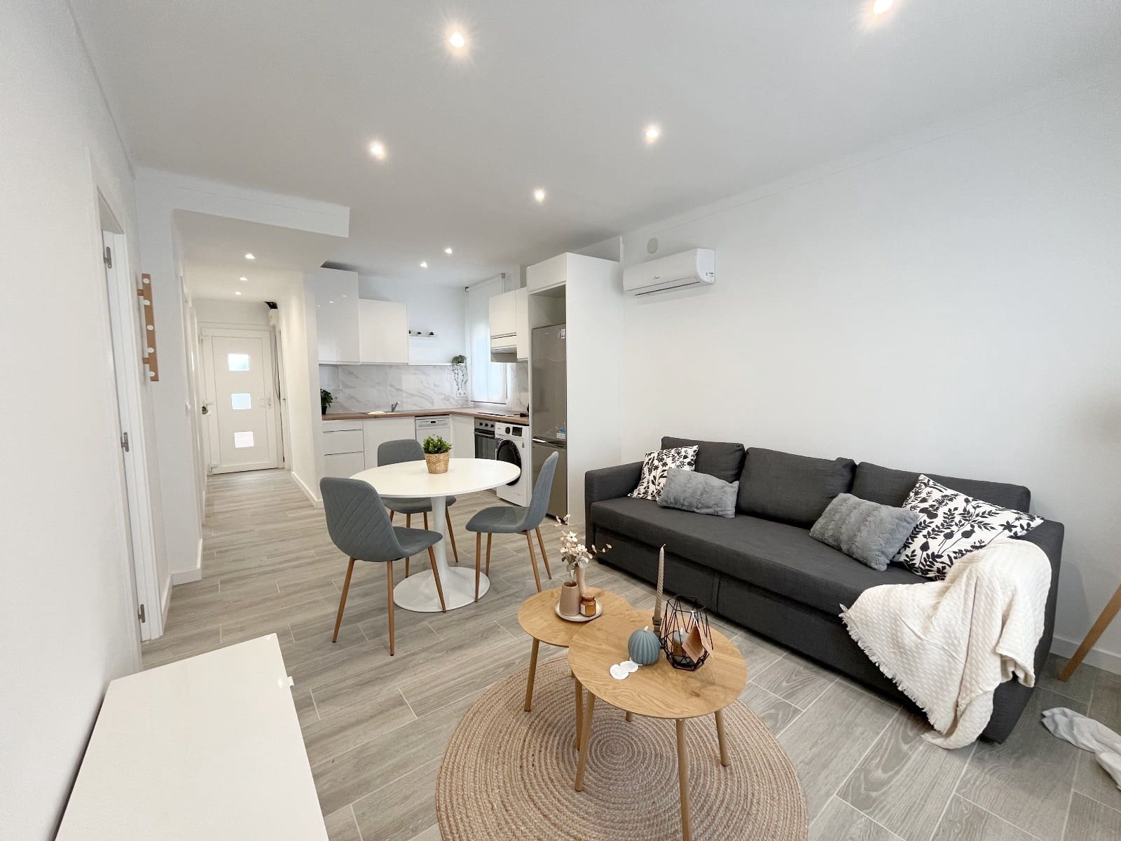 Apartamento de 2 habitaciones en Empuriabrava en venta con piscina garaje - 299.000 € (Ref: 9665312)