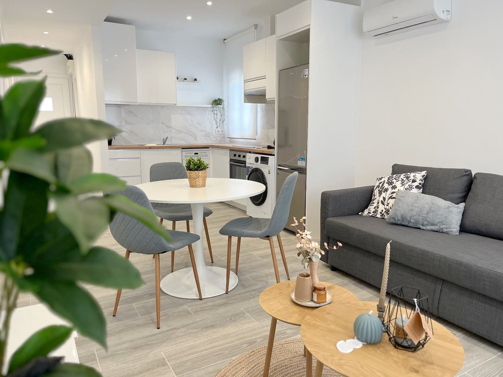 Apartamento de 2 habitaciones en Empuriabrava en venta con piscina garaje - 299.000 € (Ref: 9665312)