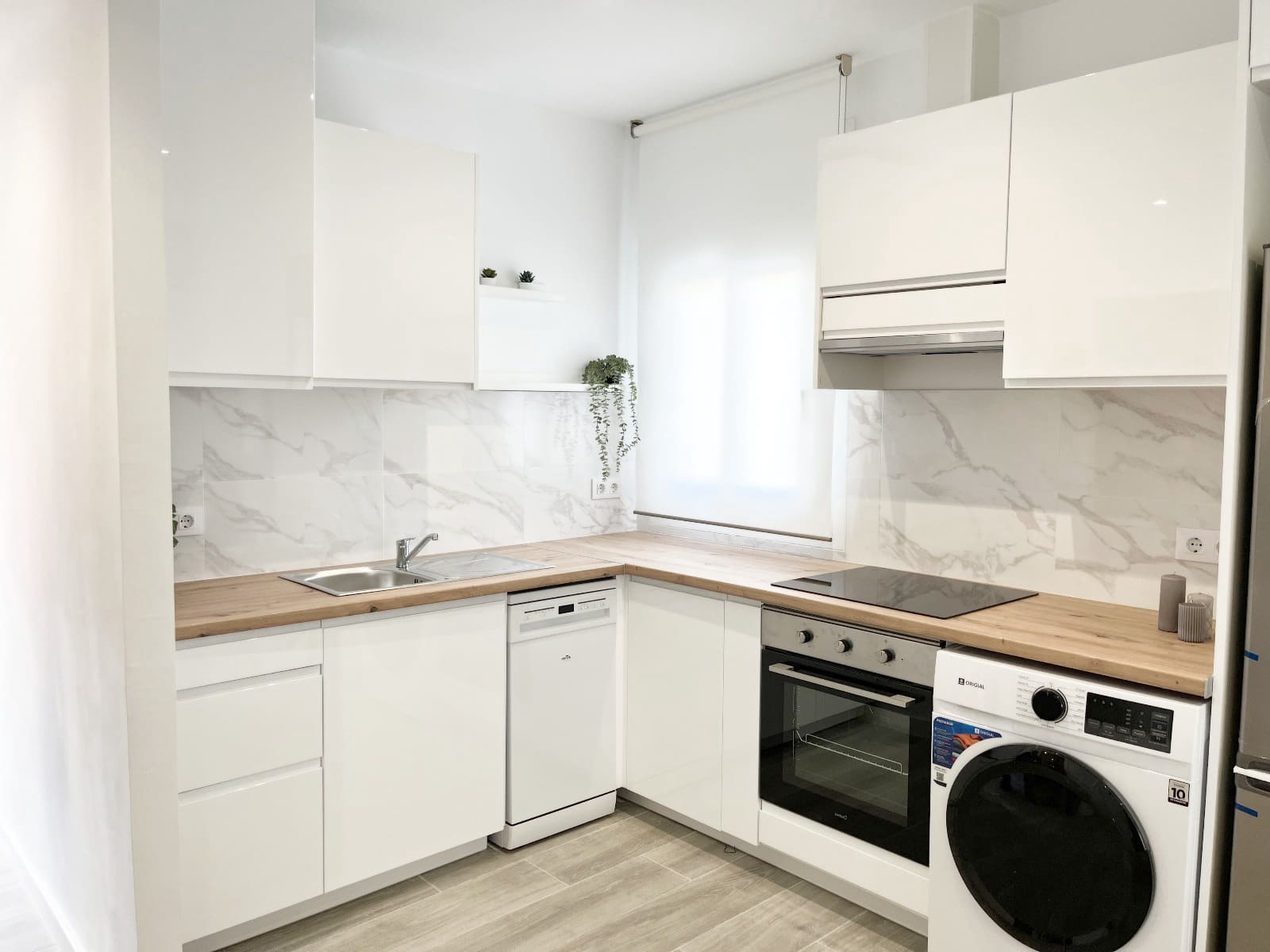 Apartamento de 2 habitaciones en Empuriabrava en venta con piscina garaje - 299.000 € (Ref: 9665312)