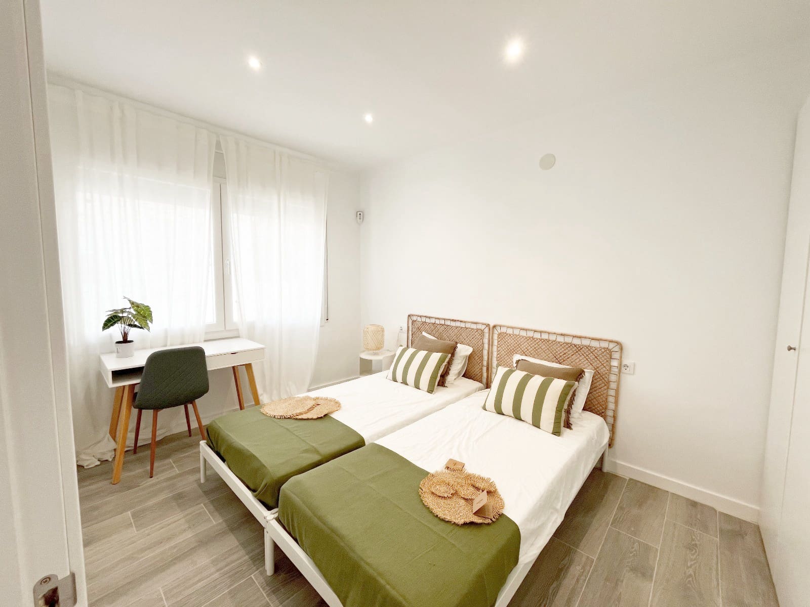 Apartamento de 2 habitaciones en Empuriabrava en venta con piscina garaje - 299.000 € (Ref: 9665312)