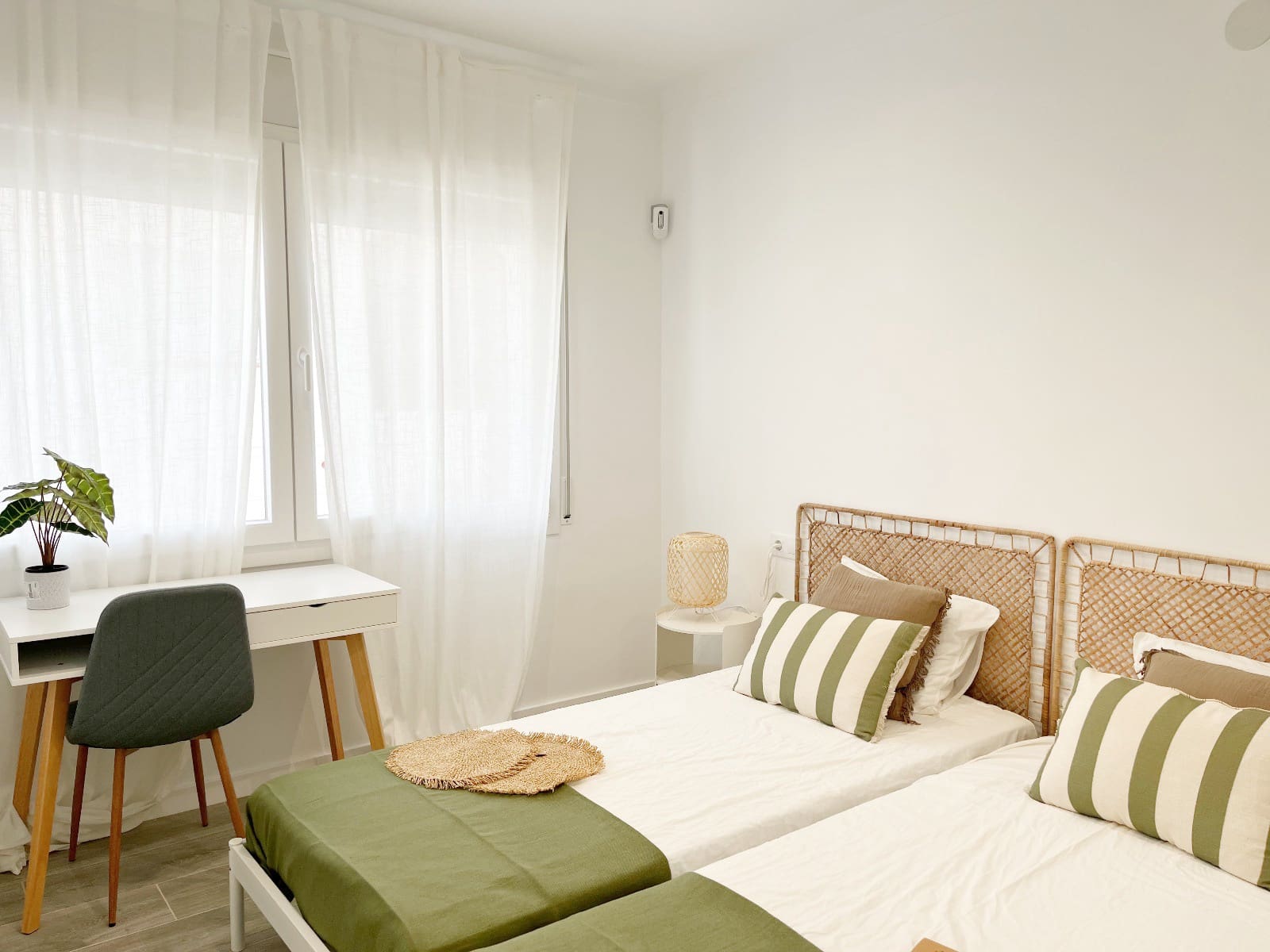 Apartamento de 2 habitaciones en Empuriabrava en venta con piscina garaje - 299.000 € (Ref: 9665312)