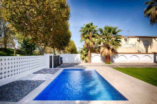 2 chambre Appartement à vendre à Empuriabrava, Castelló d'Empúries avec piscine garage - 299 000 € (Ref: 9665312)