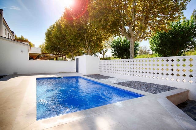 2 chambre Appartement à vendre à Empuriabrava, Castelló d'Empúries avec piscine garage - 299 000 € (Ref: 9665312)