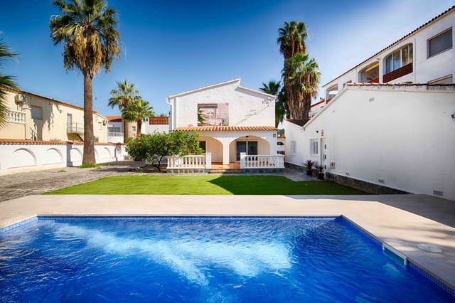 2 chambre Appartement à vendre à Empuriabrava, Castelló d'Empúries avec piscine garage - 299 000 € (Ref: 9665312)