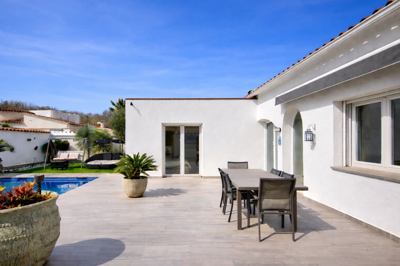 Chalet de 4 habitaciones en Empuriabrava en venta con piscina garaje - 680.000 € (Ref: 9676496)