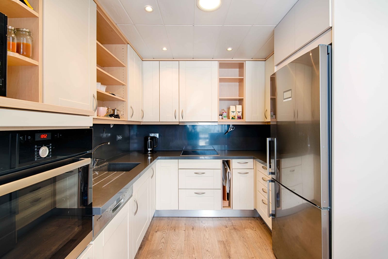 Chalet de 4 habitaciones en Empuriabrava en venta con piscina garaje - 680.000 € (Ref: 9676496)