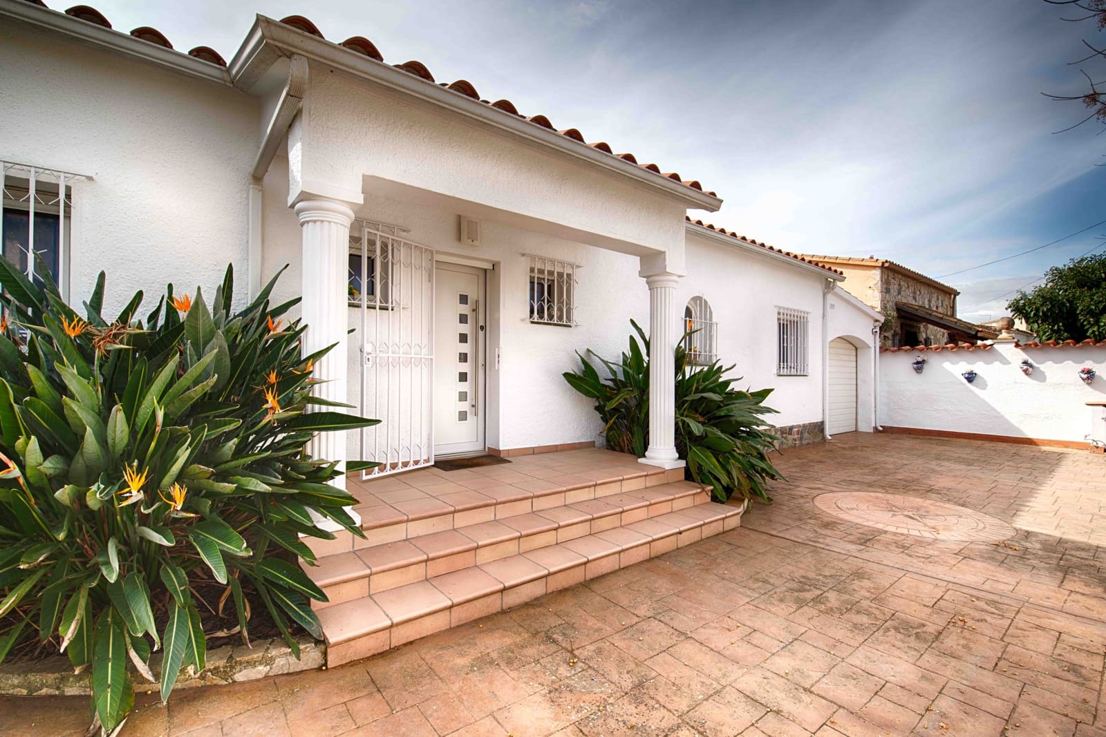 Chalet de 4 habitaciones en Empuriabrava en venta con piscina garaje - 680.000 € (Ref: 9676496)