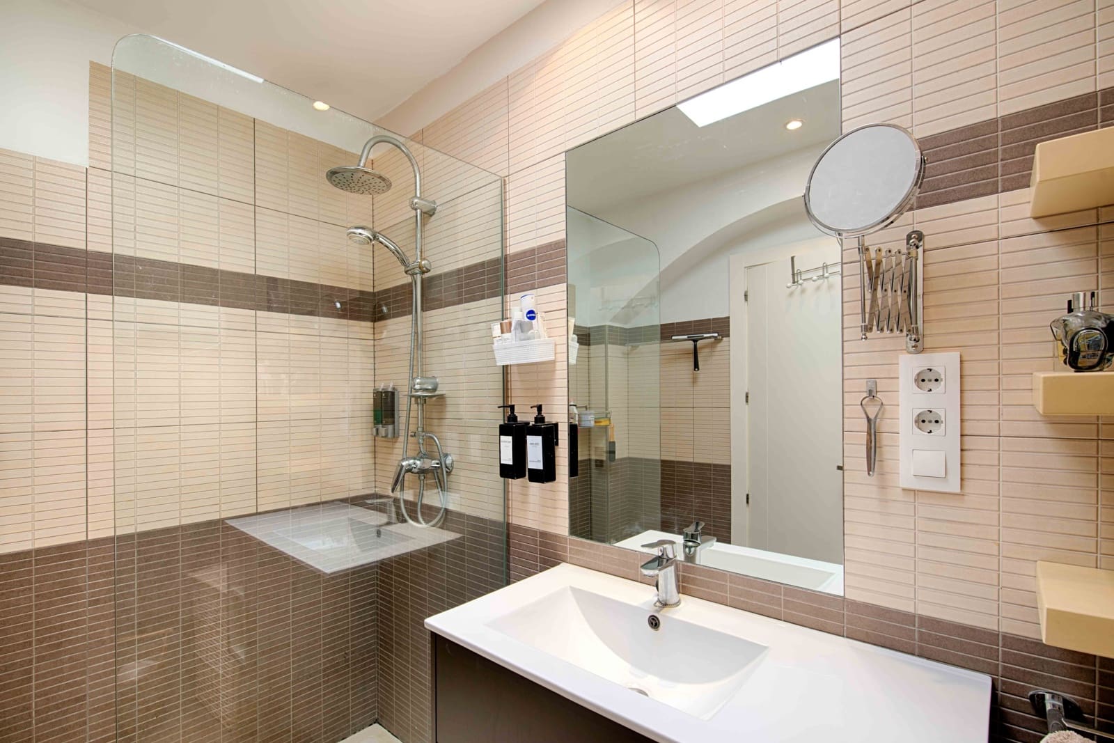 Chalet de 4 habitaciones en Empuriabrava en venta con piscina garaje - 680.000 € (Ref: 9676496)