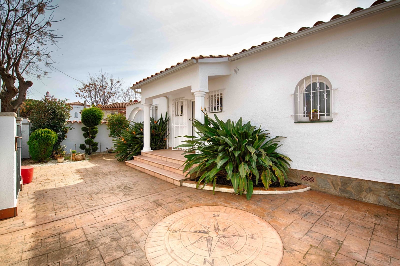 Chalet de 4 habitaciones en Empuriabrava en venta con piscina garaje - 680.000 € (Ref: 9676496)