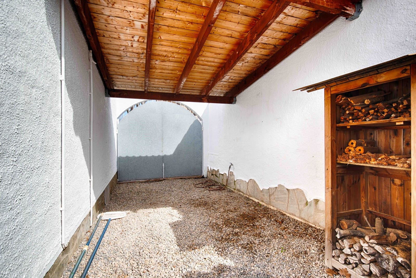 Chalet de 4 habitaciones en Empuriabrava en venta con piscina garaje - 680.000 € (Ref: 9676496)