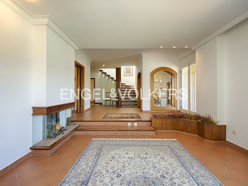 6 makuuhuone Huvila myytävänä paikassa Figueres mukana uima-altaan 
autotalli - 648 000 € (Ref: 9677907)