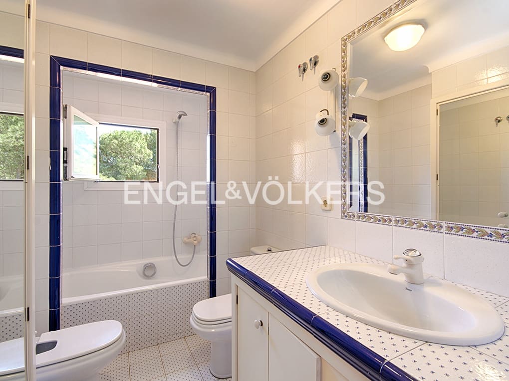 6 makuuhuone Huvila myytävänä paikassa Figueres mukana uima-altaan 
autotalli - 648 000 € (Ref: 9677907)