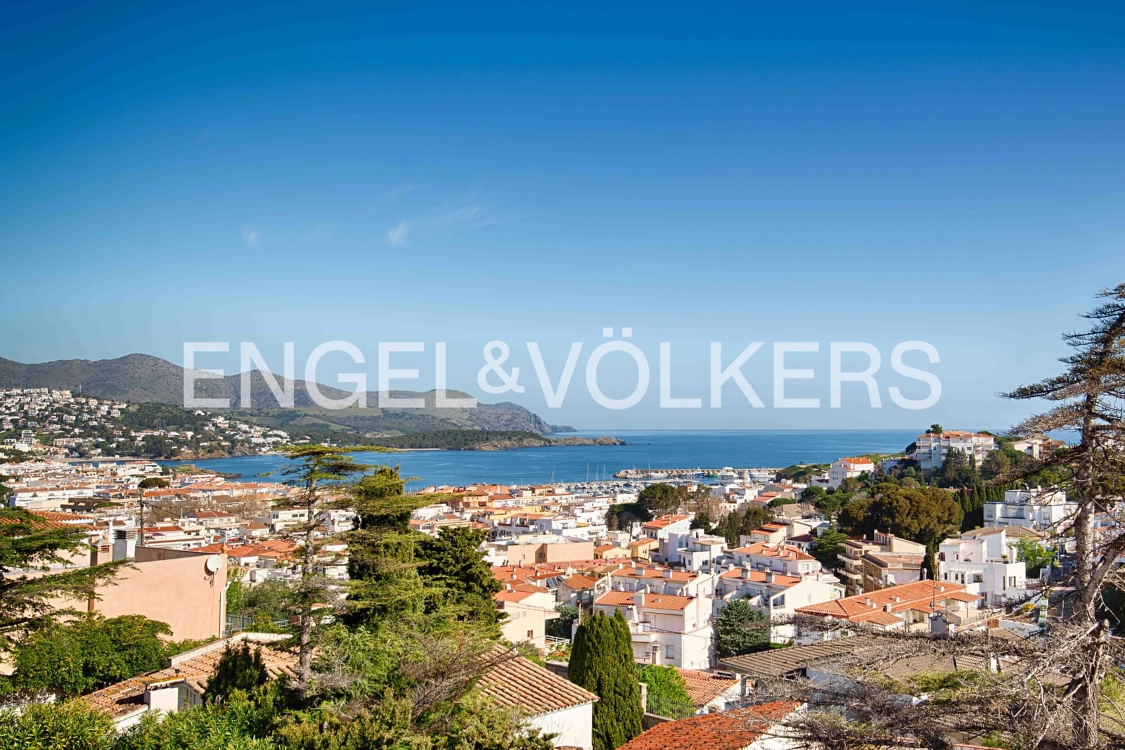 2 soverom Leilighet til salgs i Llanca med garasje - € 399 000 (Ref: 9684356)