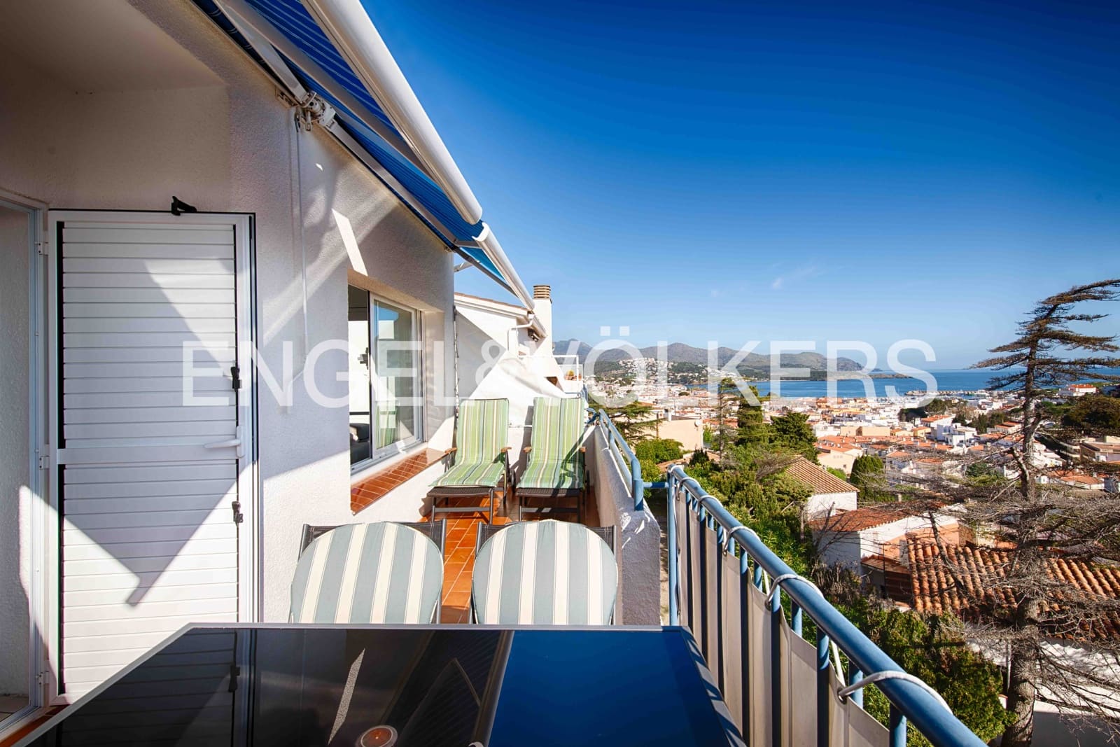 2 soverom Leilighet til salgs i Llanca med garasje - € 399 000 (Ref: 9684356)