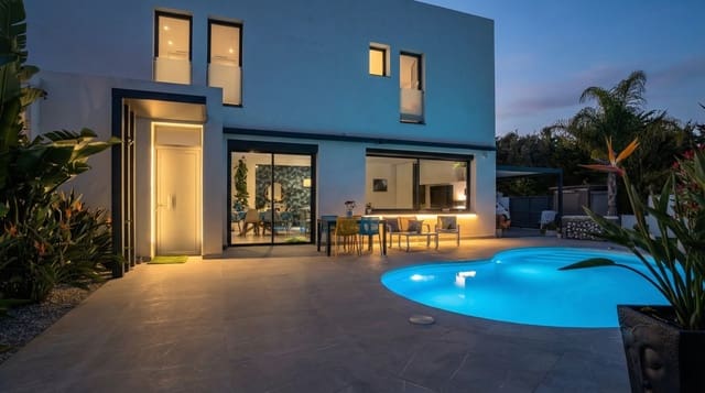 4 camera da letto Villa in vendita in Empuriabrava, Castelló d'Empúries con piscina garage - 725.000 € (Rif: 9687373)