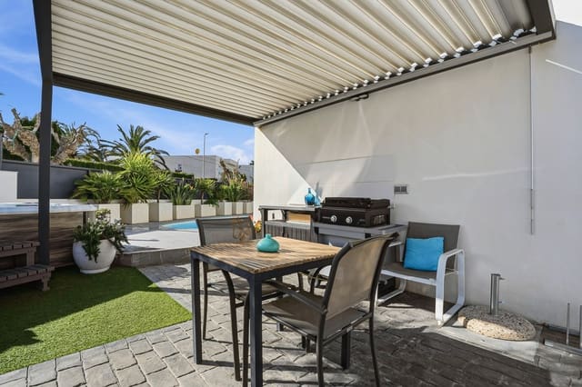 4 camera da letto Villa in vendita in Empuriabrava, Castelló d'Empúries con piscina garage - 725.000 € (Rif: 9687373)