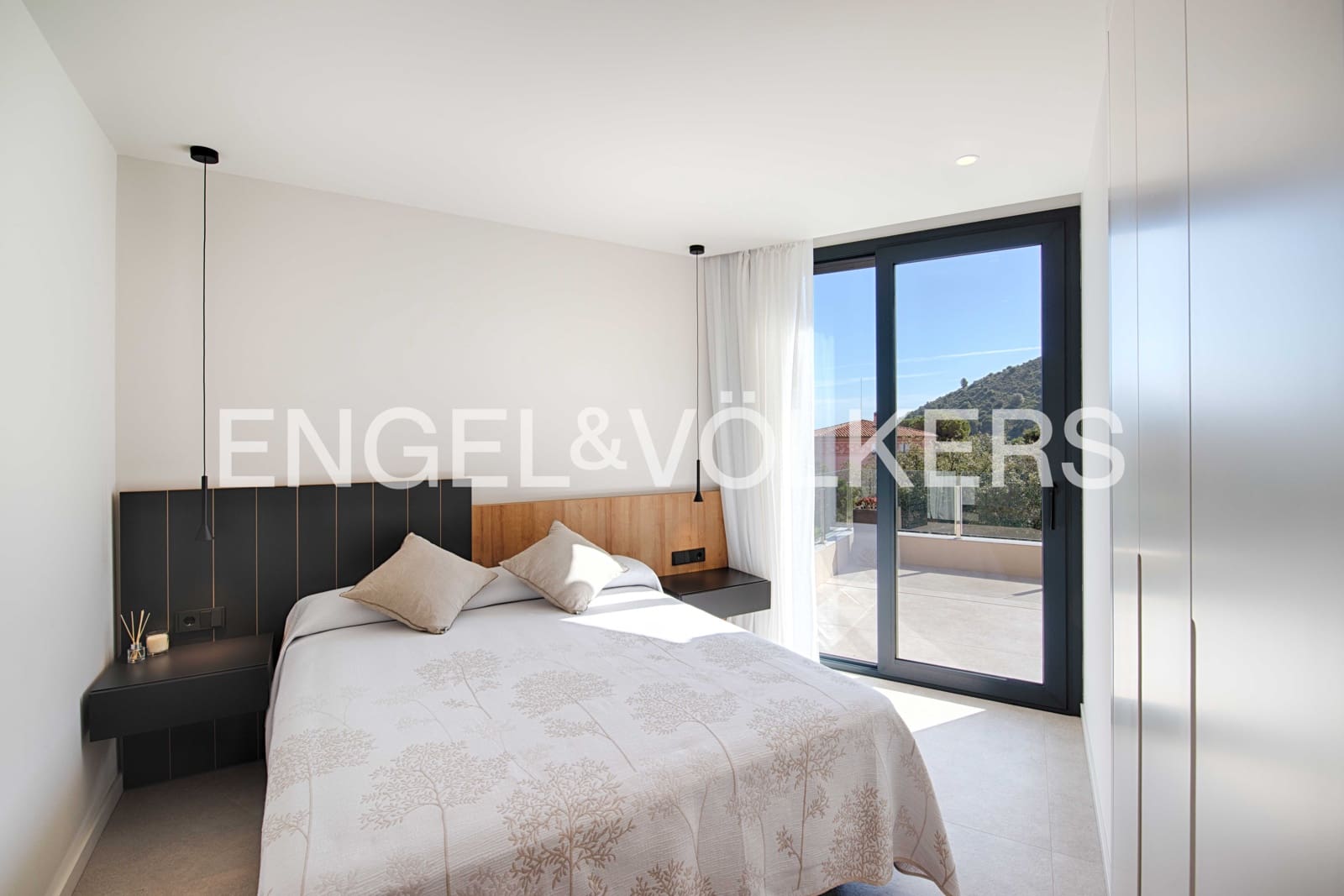 3 bedroom Villa for sale in Colera with pool garage - € 1,400,000 (Ref: 9696768)