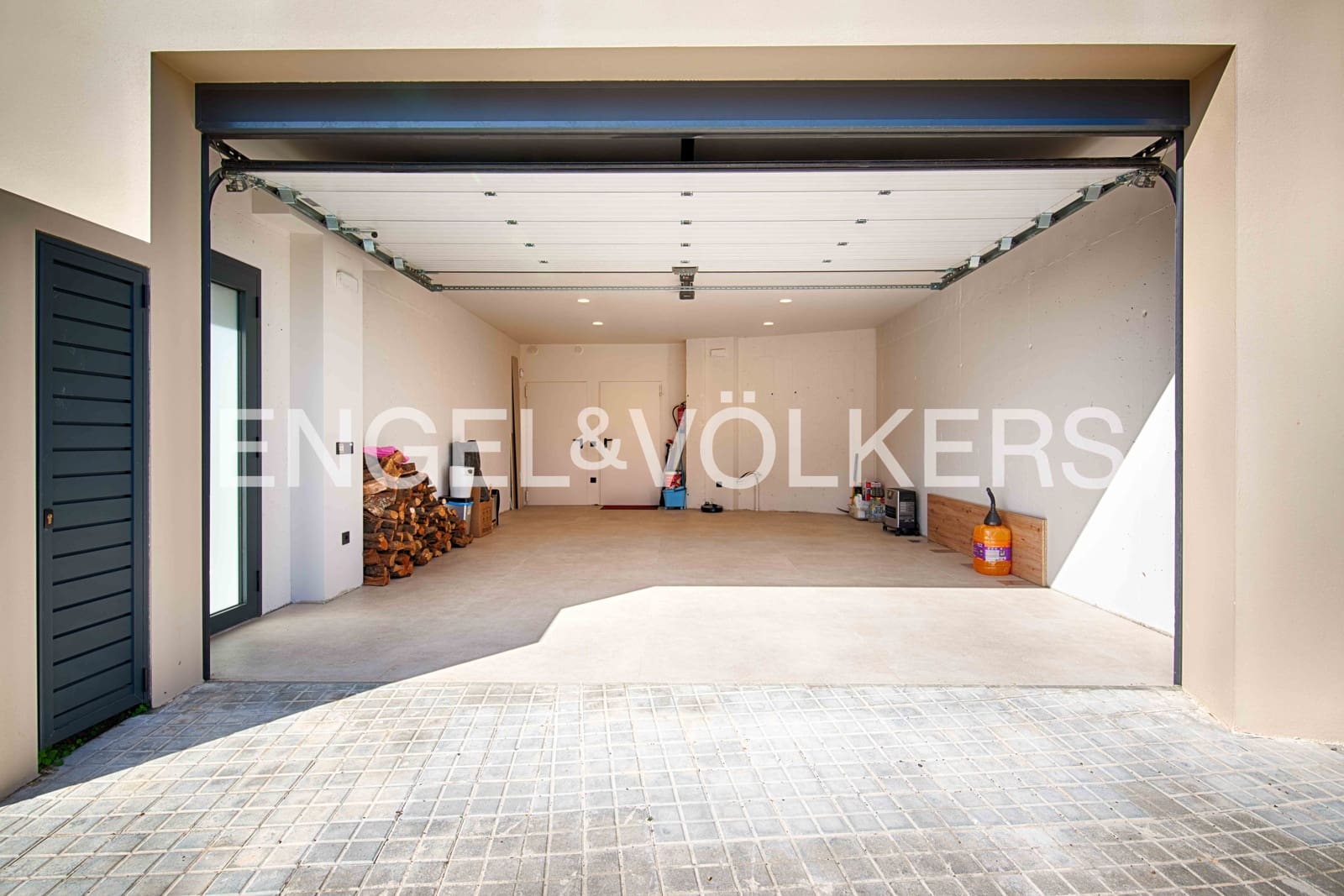 3 bedroom Villa for sale in Colera with pool garage - € 1,400,000 (Ref: 9696768)