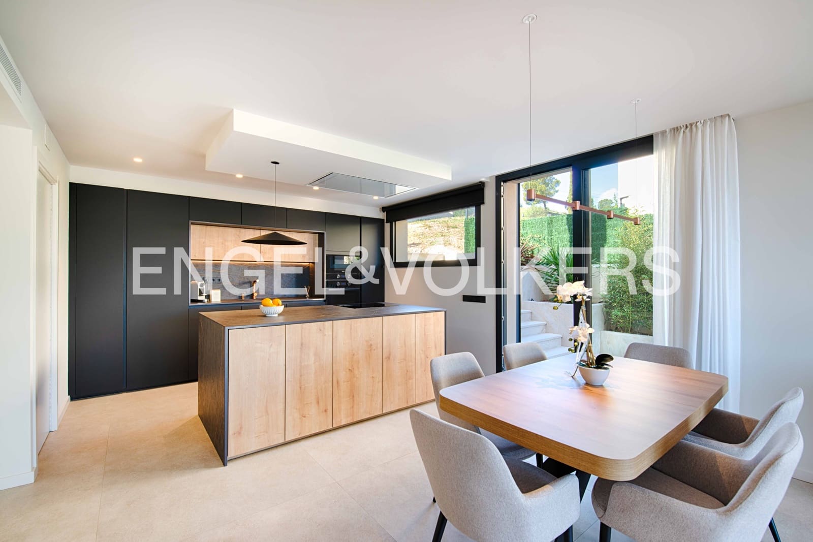 3 bedroom Villa for sale in Colera with pool garage - € 1,400,000 (Ref: 9696768)