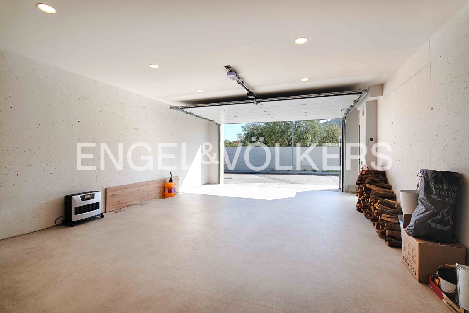 3 bedroom Villa for sale in Colera with pool garage - € 1,400,000 (Ref: 9696768)