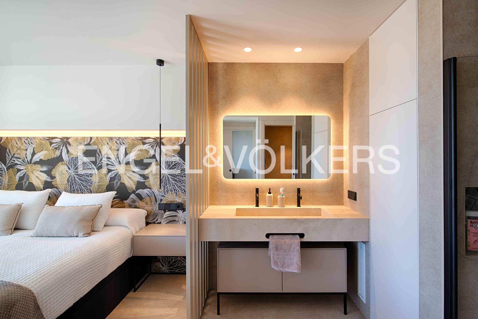 3 bedroom Villa for sale in Colera with pool garage - € 1,400,000 (Ref: 9696768)