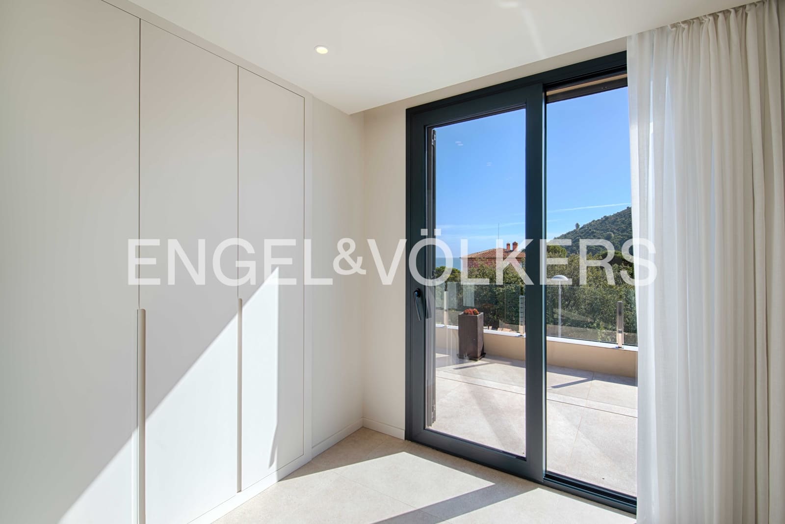 3 bedroom Villa for sale in Colera with pool garage - € 1,400,000 (Ref: 9696768)