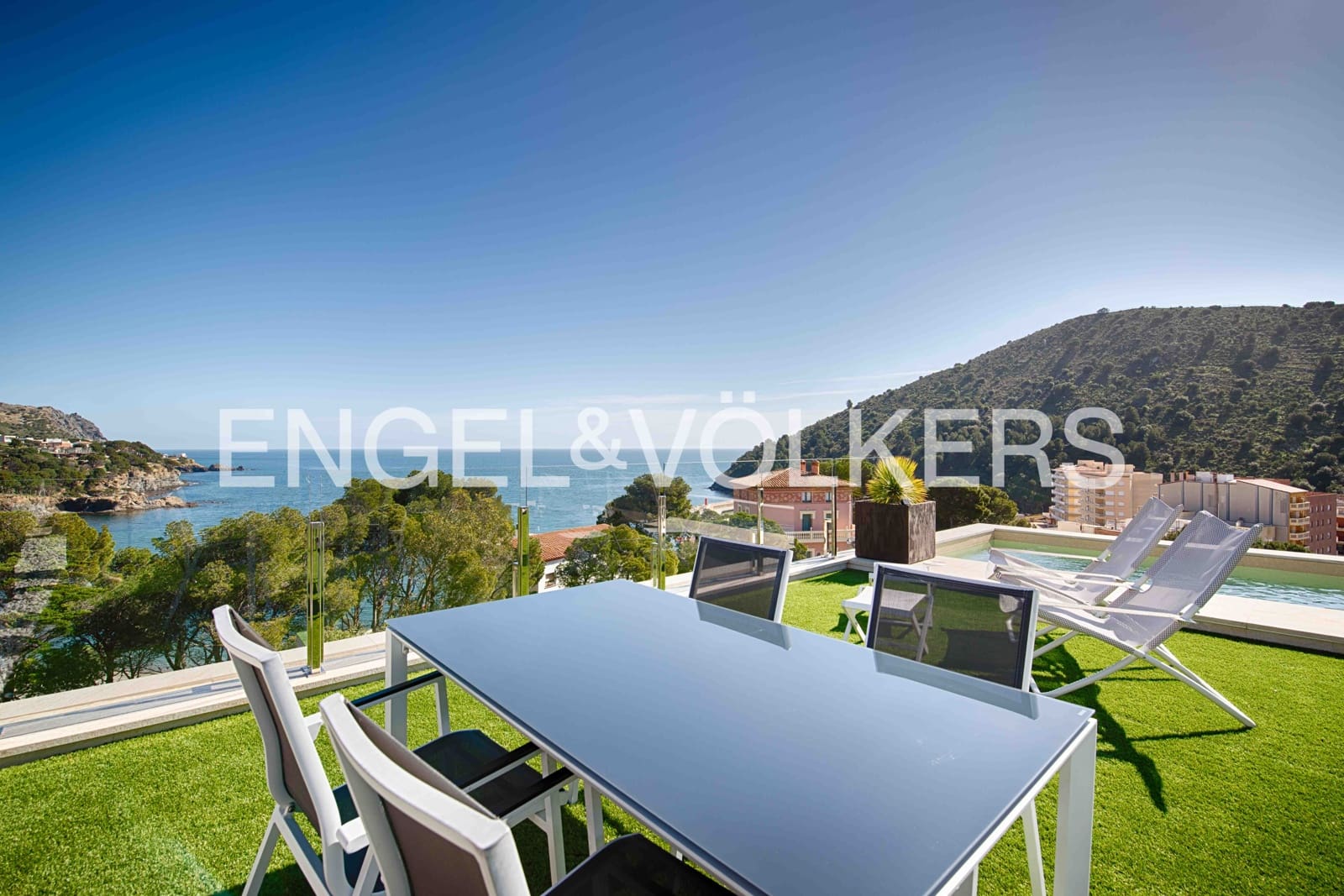 3 bedroom Villa for sale in Colera with pool garage - € 1,400,000 (Ref: 9696768)