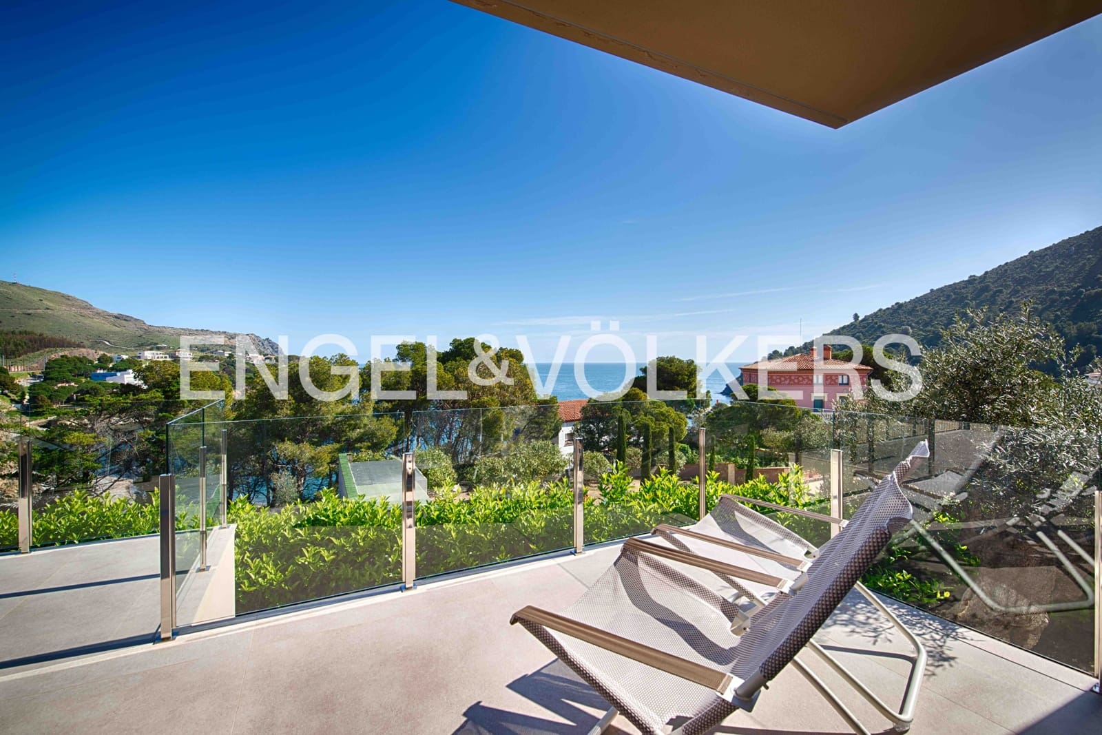 3 bedroom Villa for sale in Colera with pool garage - € 1,400,000 (Ref: 9696768)