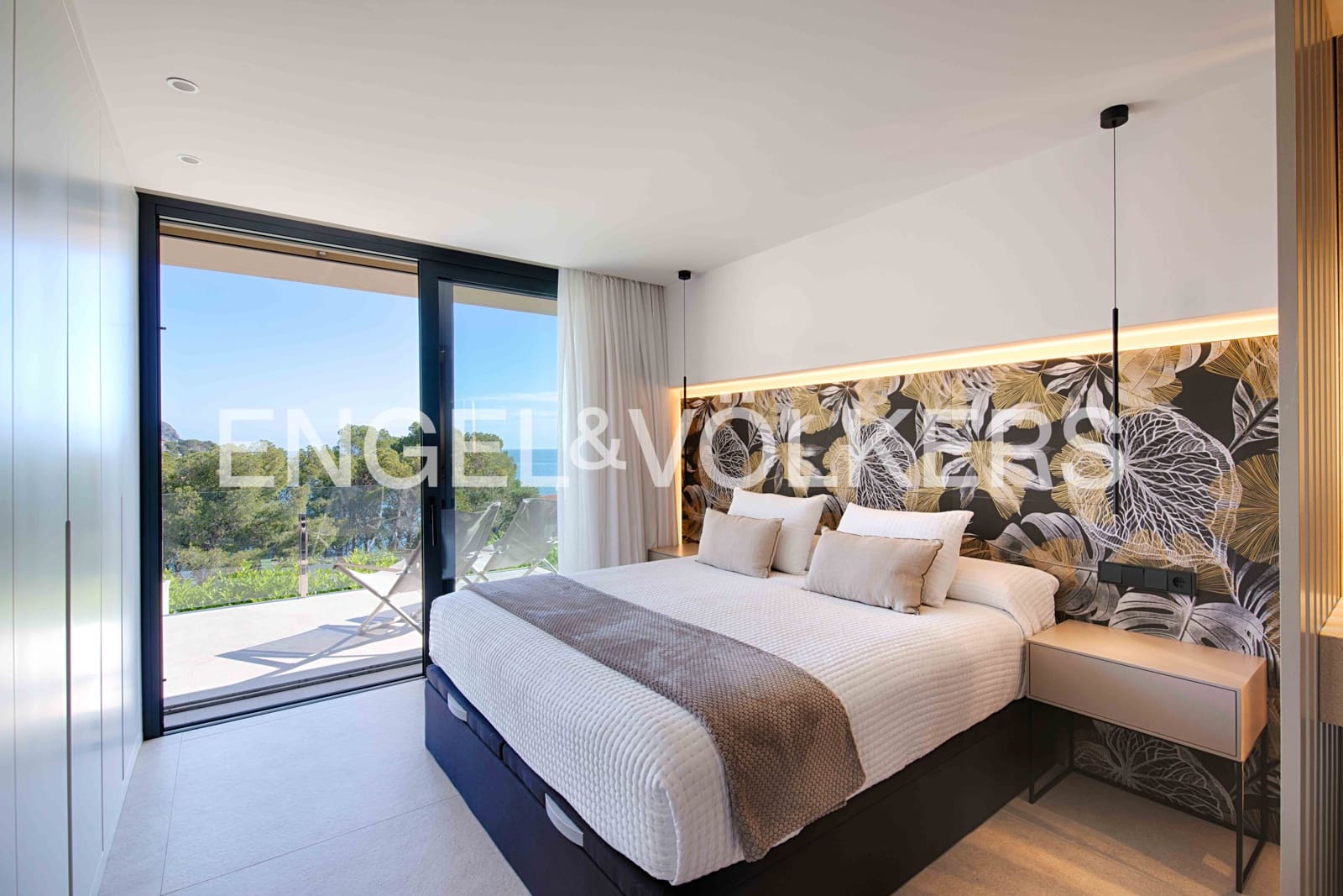 3 bedroom Villa for sale in Colera with pool garage - € 1,400,000 (Ref: 9696768)