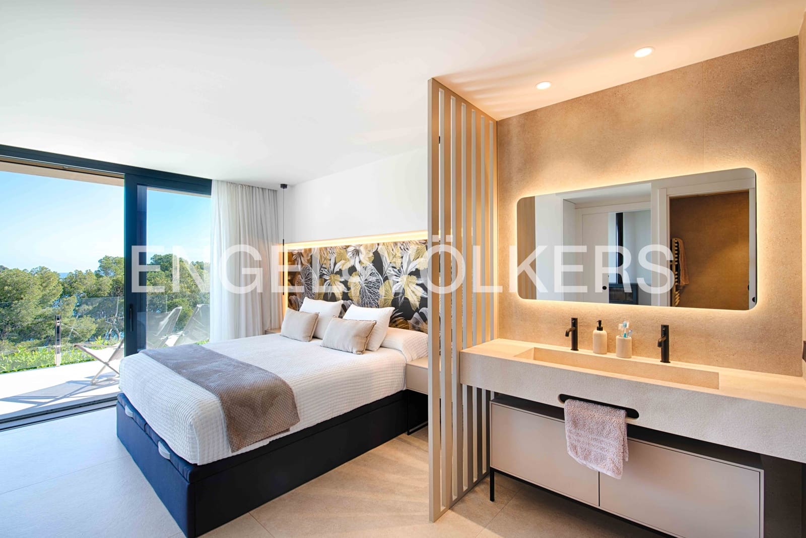 3 bedroom Villa for sale in Colera with pool garage - € 1,400,000 (Ref: 9696768)