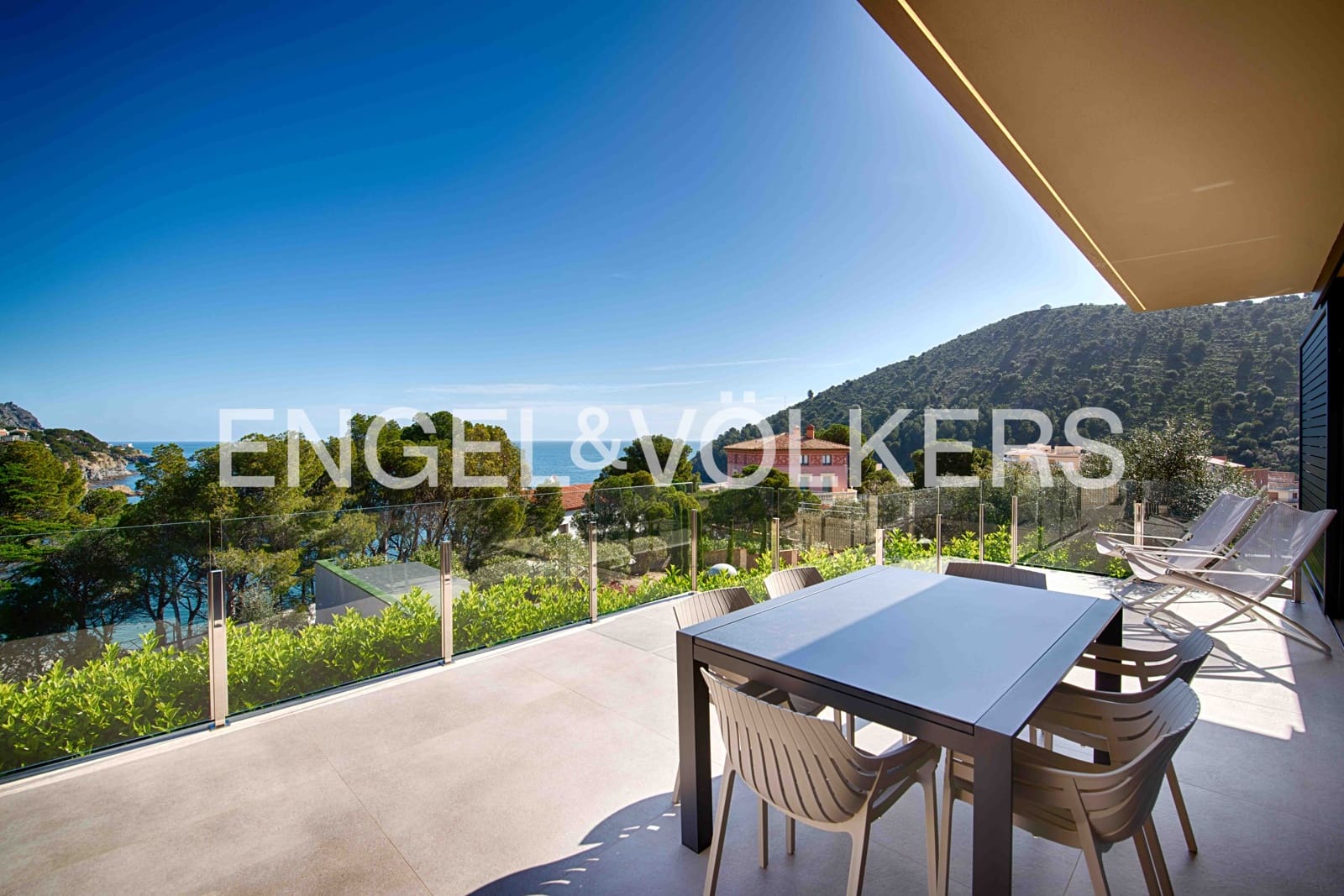 3 bedroom Villa for sale in Colera with pool garage - € 1,400,000 (Ref: 9696768)