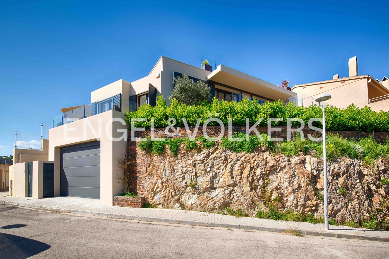 3 bedroom Villa for sale in Colera with pool garage - € 1,400,000 (Ref: 9696768)