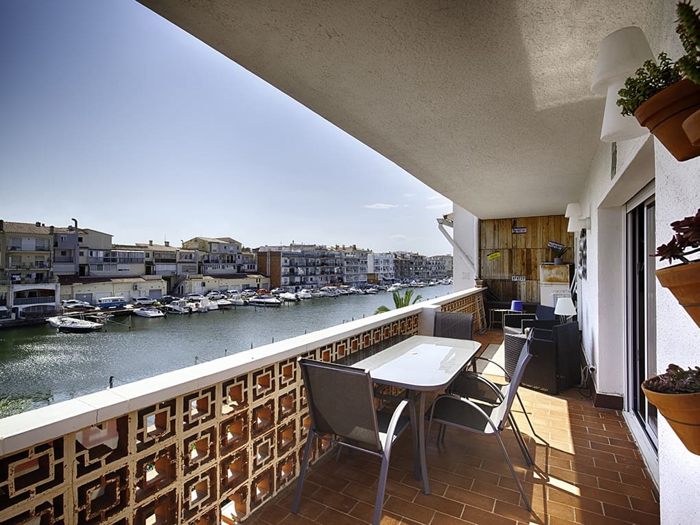 3 slaapkamer Appartement te koop in Empuriabrava met garage - € 330.000 (Ref: 9697772)