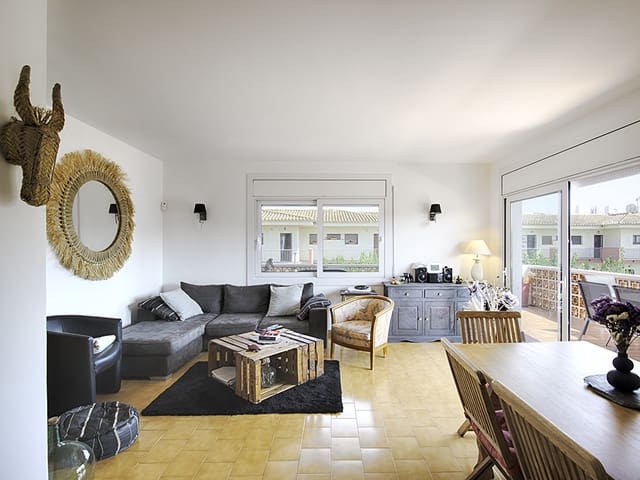 3 bedroom Apartment for sale in Empuriabrava, Castelló d'Empúries with garage - € 330,000 (Ref: 9697772)