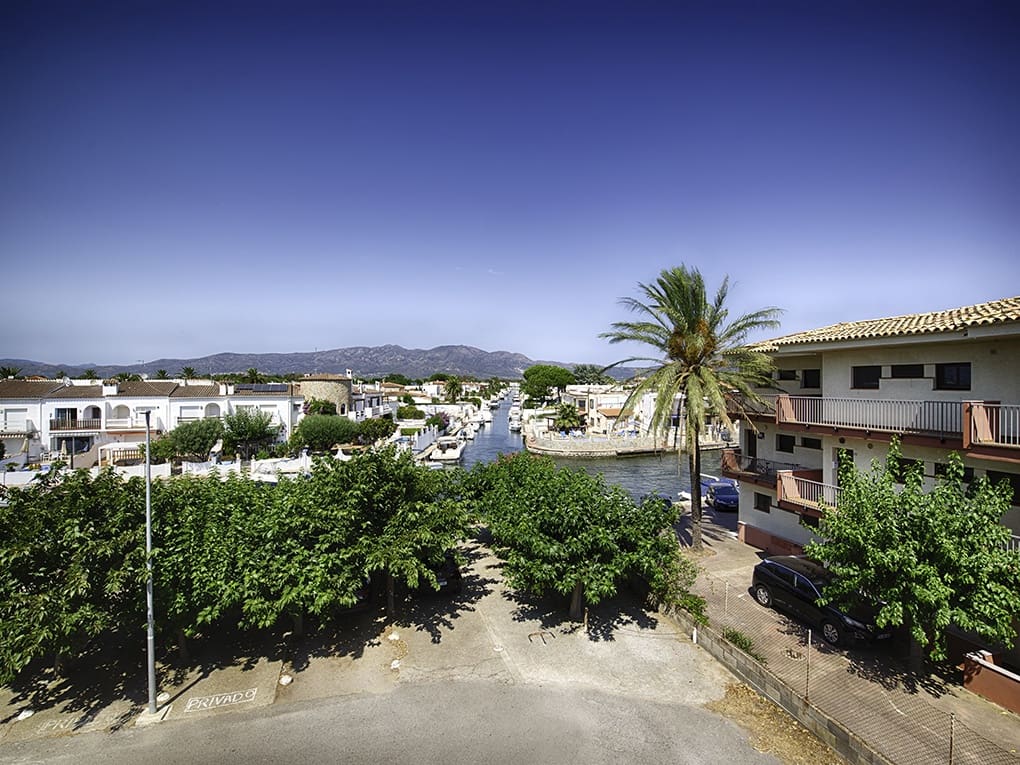 3 slaapkamer Appartement te koop in Empuriabrava met garage - € 330.000 (Ref: 9697772)