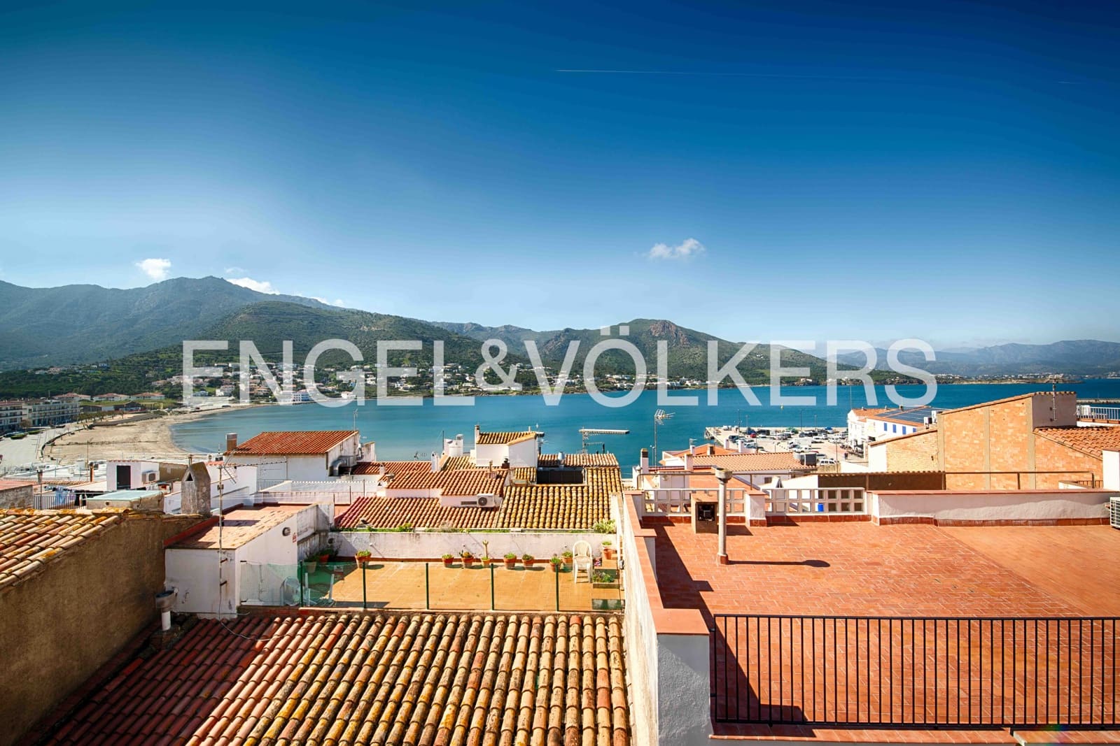 4 bedroom Townhouse for sale in El Port de la Selva with garage - € 850,000 (Ref: 9700006)