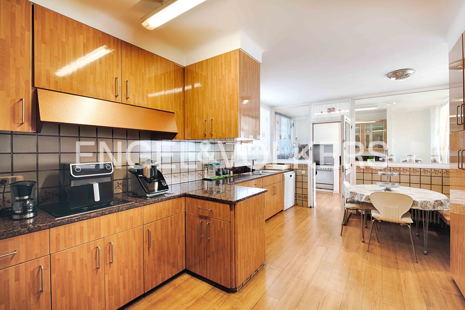 6 bedroom Terraced Villa for sale in Llanca with pool garage - € 850,000 (Ref: 9714097)