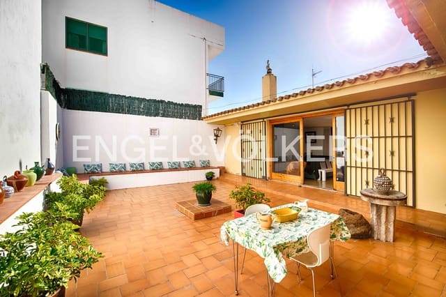 6 bedroom Terraced Villa for sale in Llançà with pool garage - € 850,000 (Ref: 9714097)