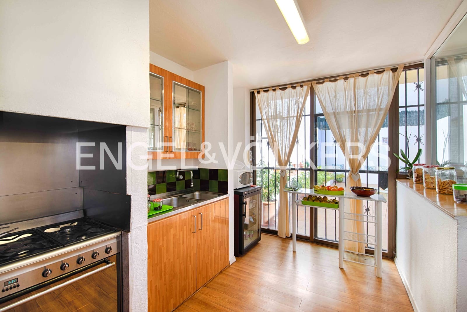 6 bedroom Terraced Villa for sale in Llanca with pool garage - € 850,000 (Ref: 9714097)