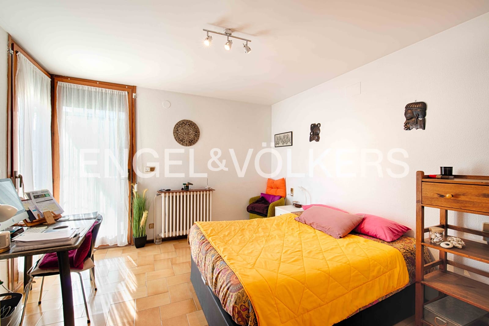 6 bedroom Terraced Villa for sale in Llanca with pool garage - € 850,000 (Ref: 9714097)