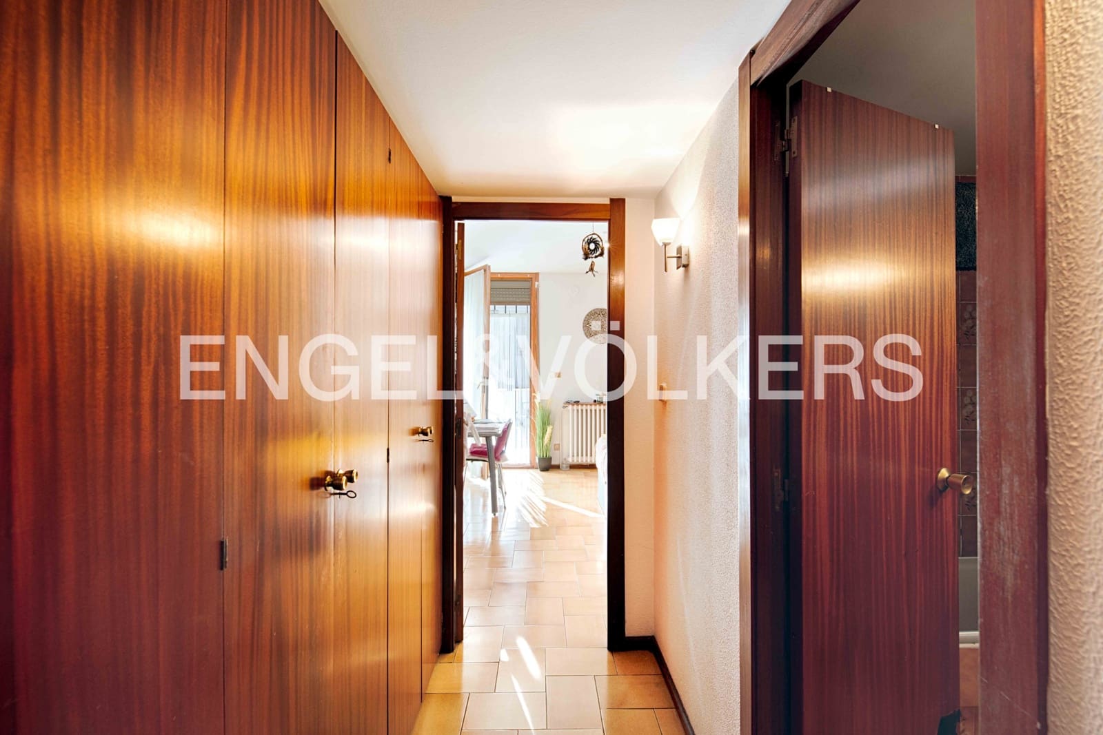 6 bedroom Terraced Villa for sale in Llanca with pool garage - € 850,000 (Ref: 9714097)