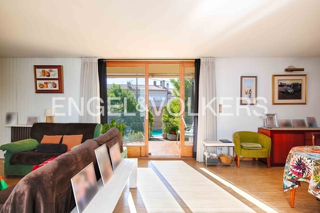 6 bedroom Terraced Villa for sale in Llançà with pool garage - € 850,000 (Ref: 9714097)