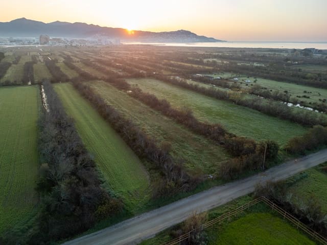 Terre non Aménagée à vendre à Empuriabrava, Castelló d'Empúries - 17 000 € (Ref: 9730711)