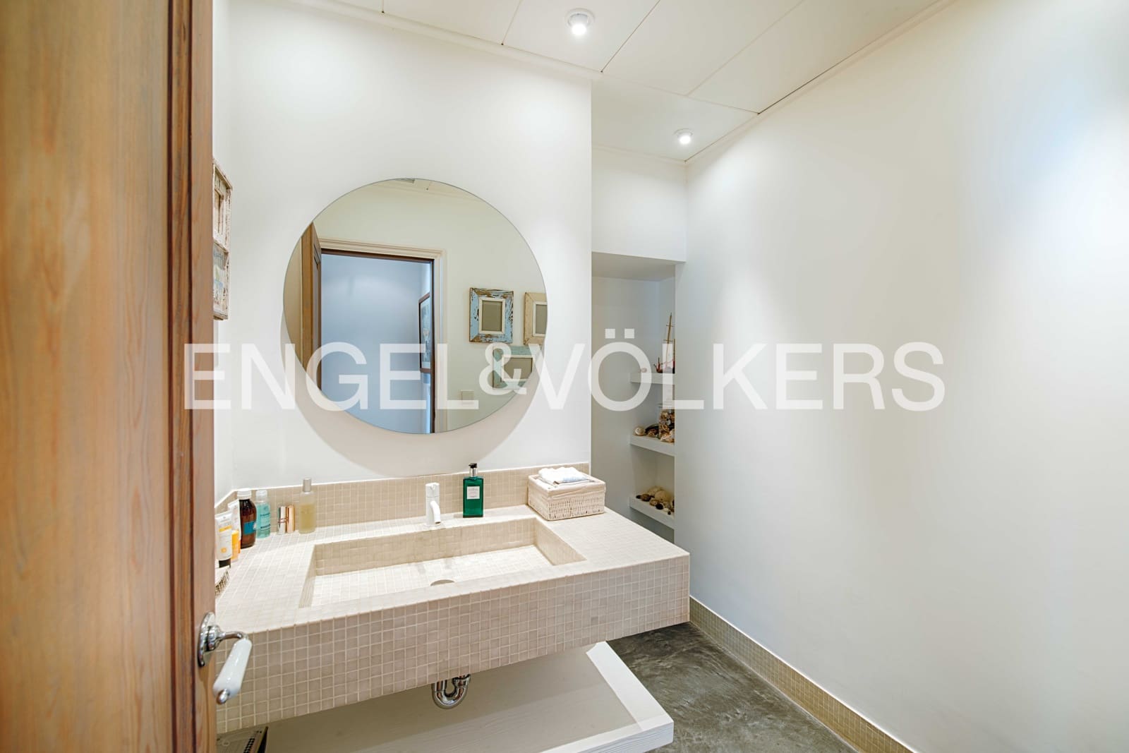 8 bedroom Villa for sale in El Port de la Selva with garage - € 1,800,000 (Ref: 9733777)