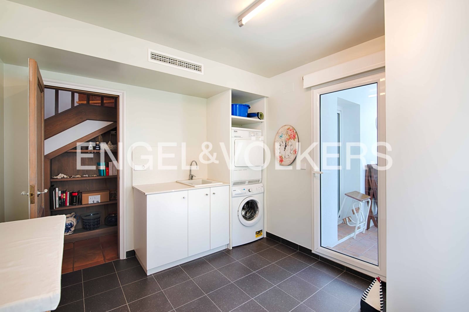 8 bedroom Villa for sale in El Port de la Selva with garage - € 1,800,000 (Ref: 9733777)