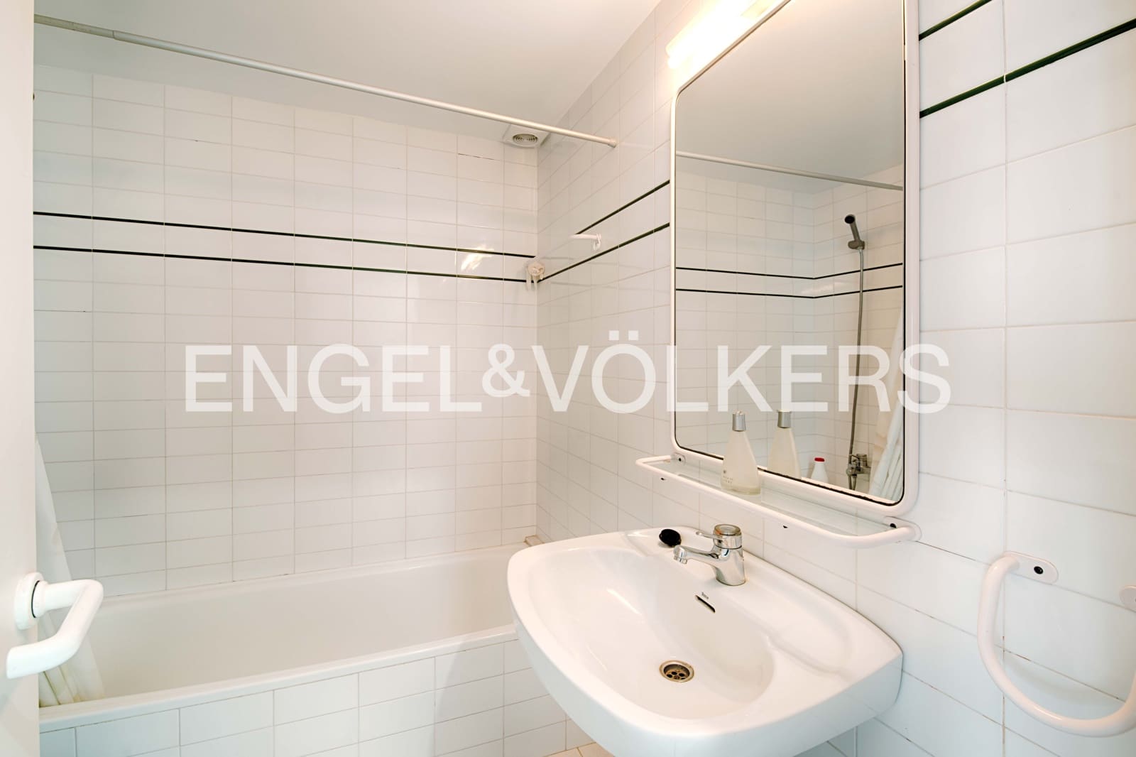 8 bedroom Villa for sale in El Port de la Selva with garage - € 1,800,000 (Ref: 9733777)