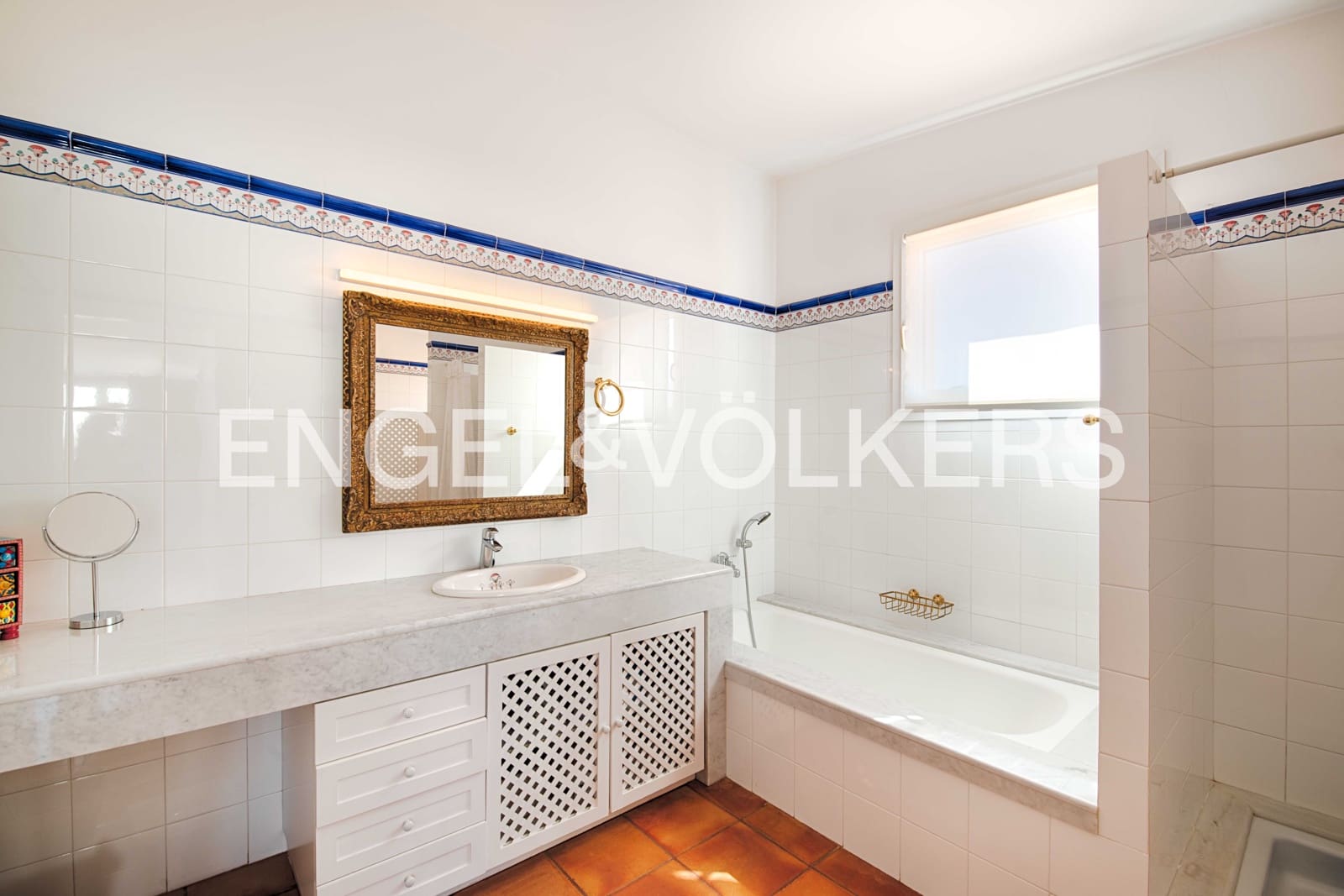 8 bedroom Villa for sale in El Port de la Selva with garage - € 1,800,000 (Ref: 9733777)