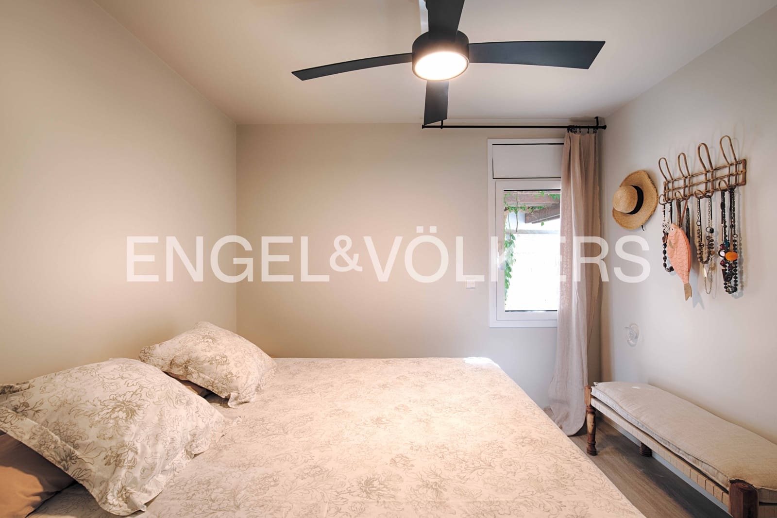 8 bedroom Villa for sale in El Port de la Selva with garage - € 1,800,000 (Ref: 9733777)